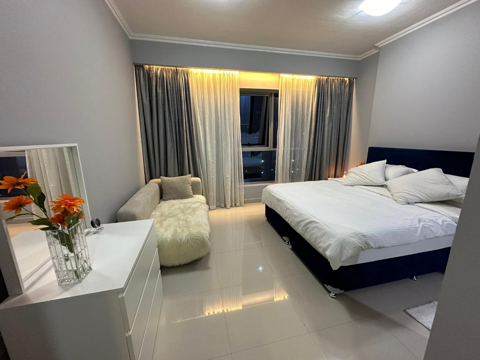 Apartment Luxurious, Cozy And Spacious One-bedroom In The Heart Of *