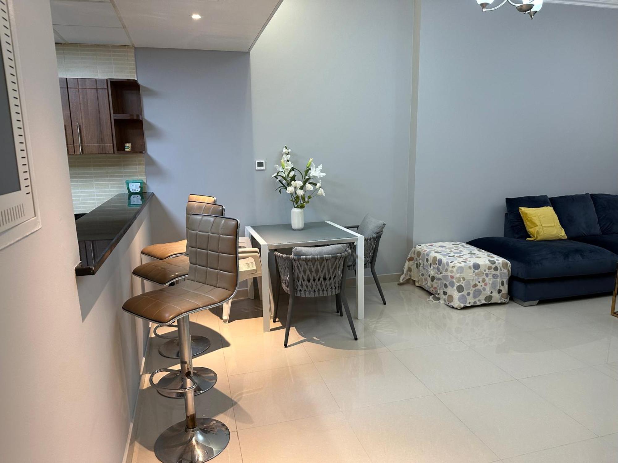 Luxurious, Cozy And Spacious One-bedroom In The Heart Of * Dubai